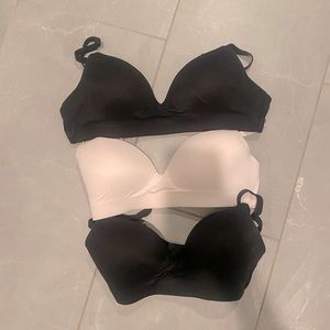 3 pairs of the Soma Enbliss bra 32c